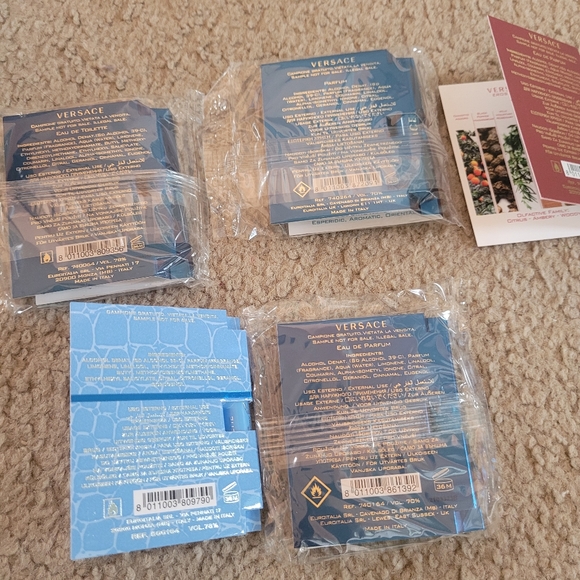 Versace sample - Picture 3 of 8